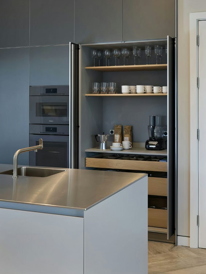 Appliance garage with pocket doors