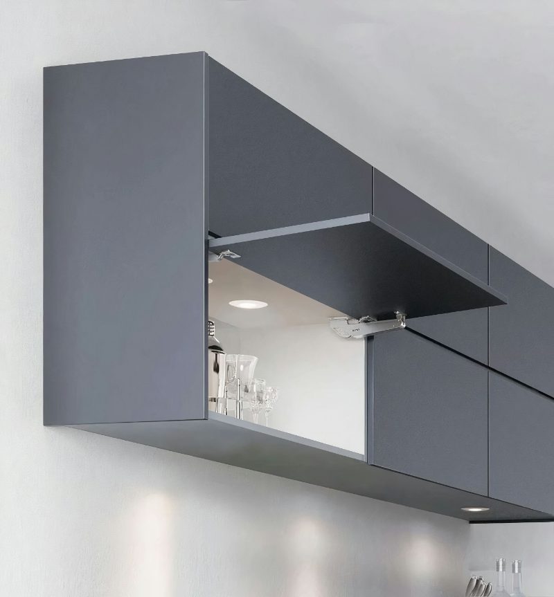 Single-door lift up