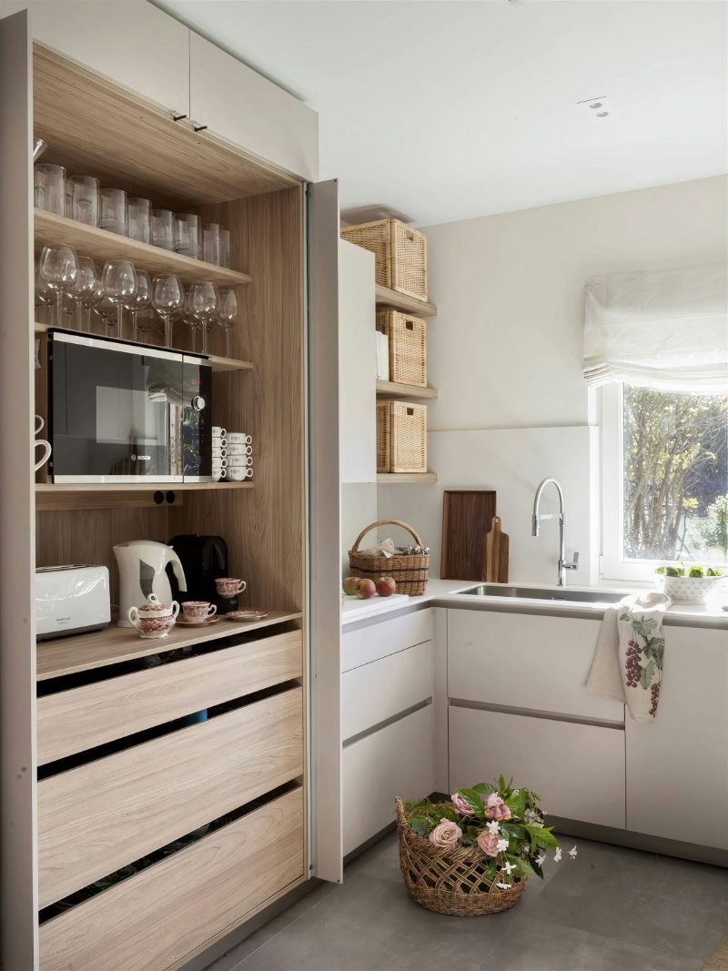 Pocket Appliance Garage