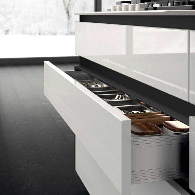 Cabinets with Gola profile
