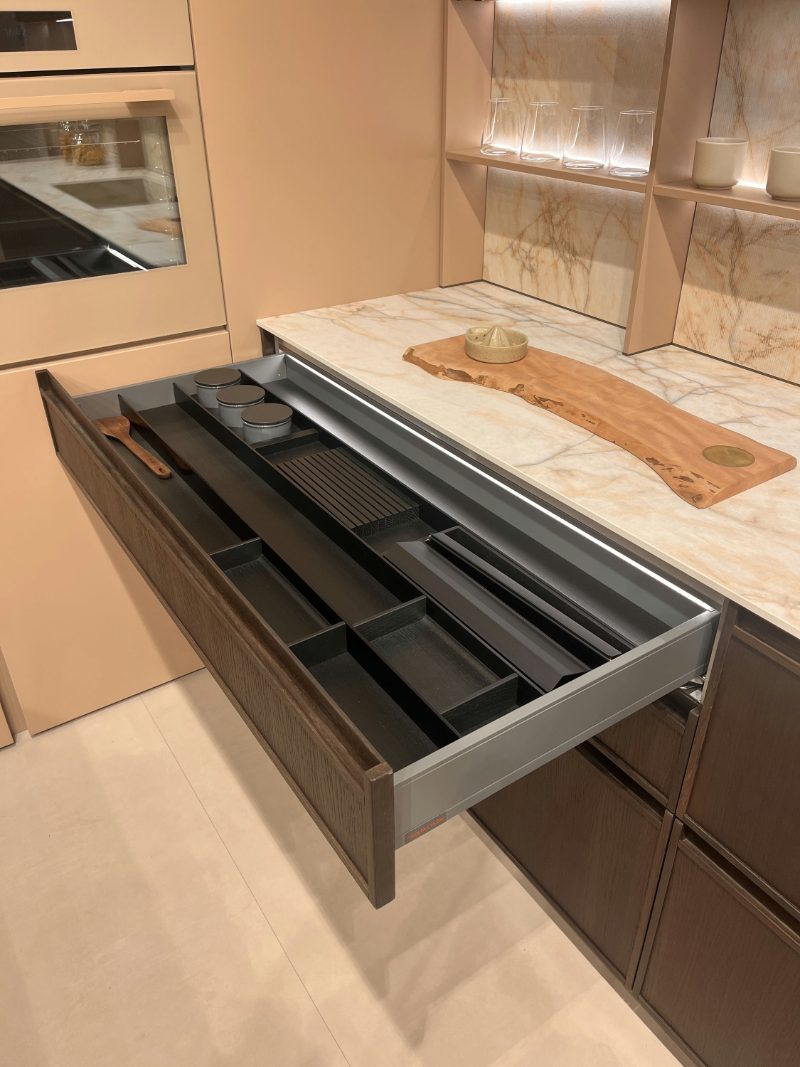 Cutlery tray