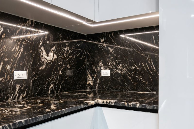 Outlets on the backsplash