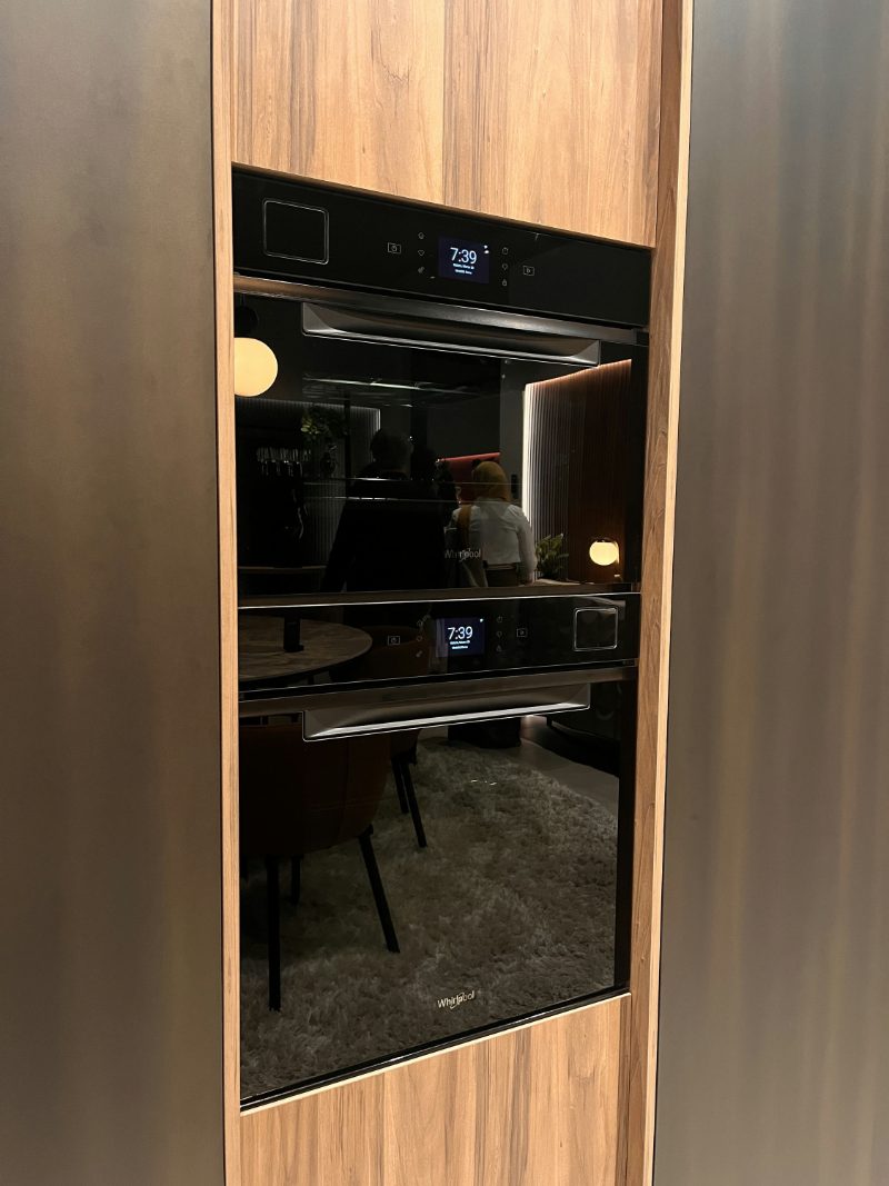 Wall ovens