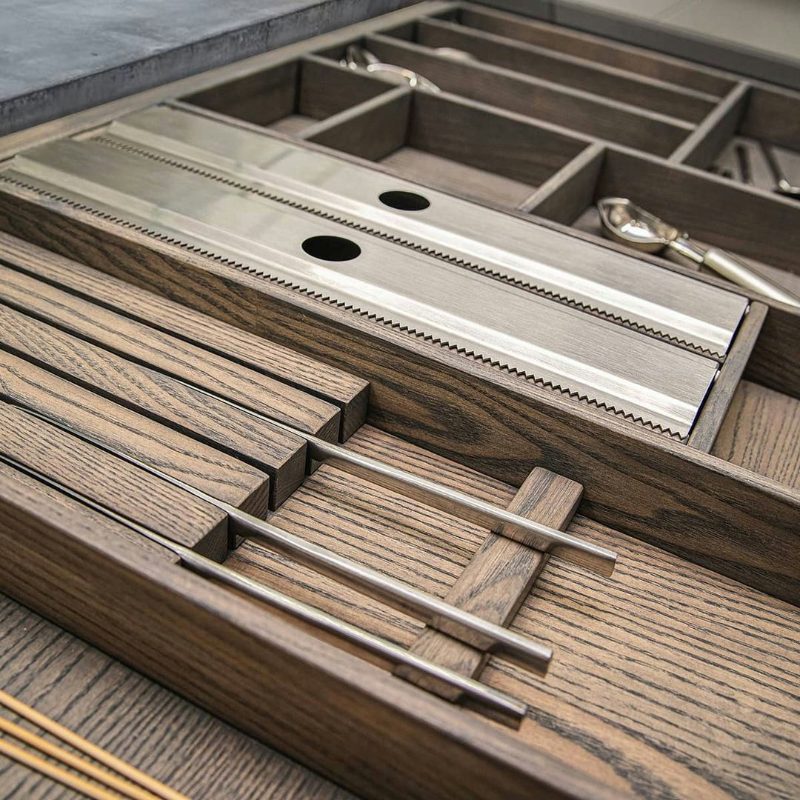 Wooden cutlery organizer
