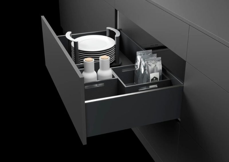 AvanTech Hettich plate holder