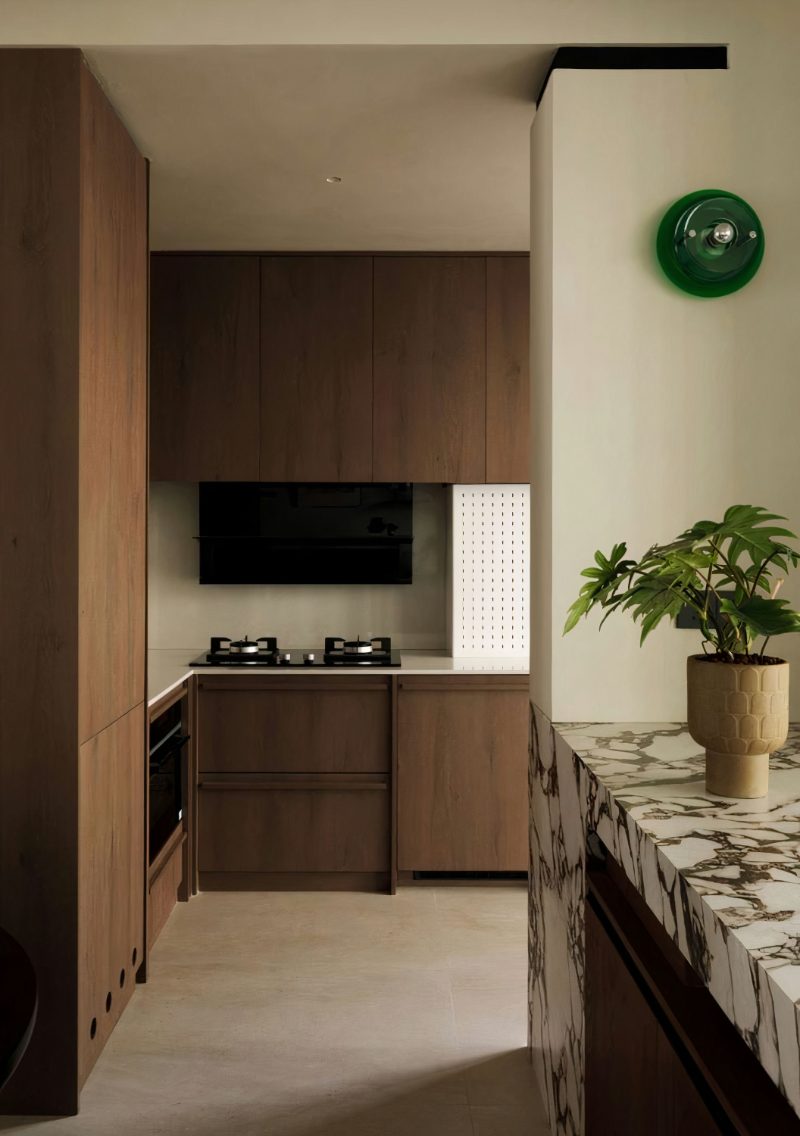 Ventilation under refrigerator