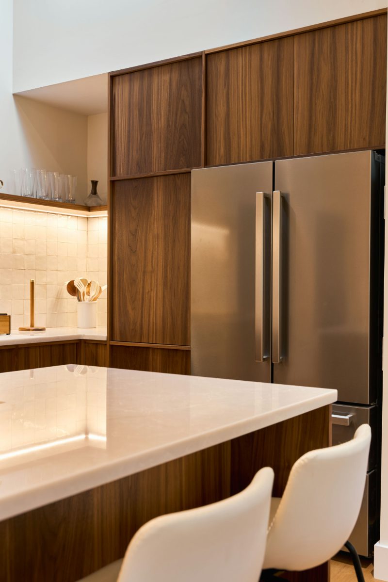 Freestanding refrigerator