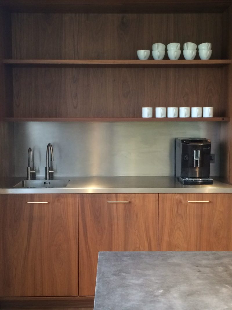Stainless steel countertop 