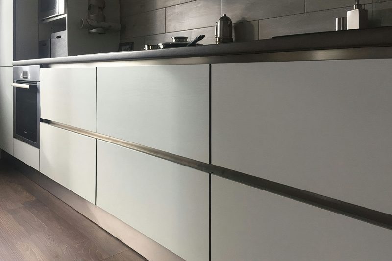 Cabinets with Gola profile