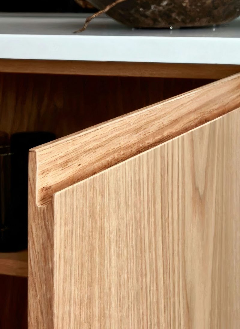 J-pull handle