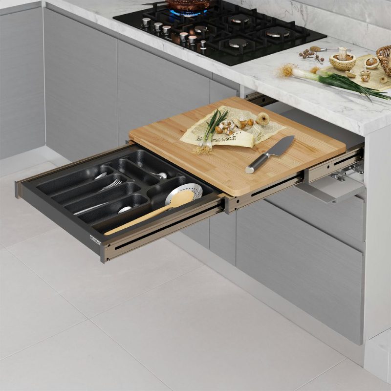 Pull-out cutting board