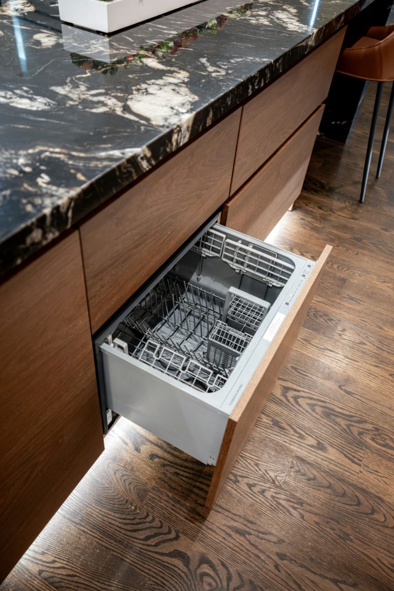 Buil-in dishwasher