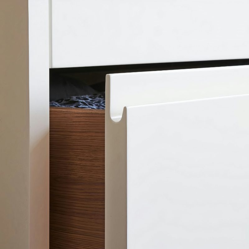 J-pull handle