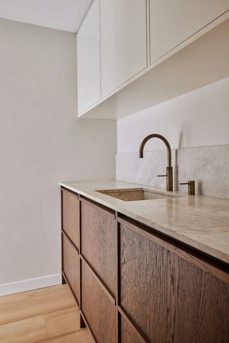 Handleless cabinets