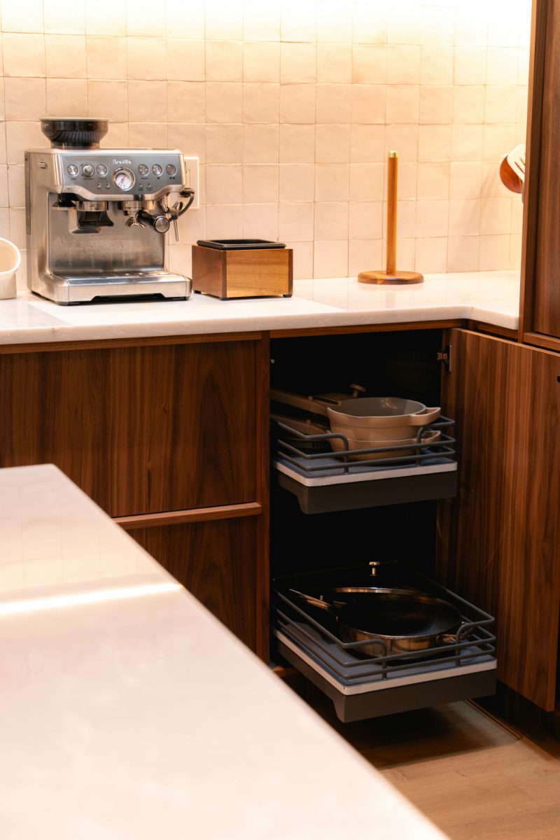 Japandi kitchen corner pullout