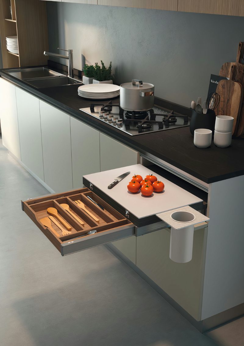 Pull-out cutting board