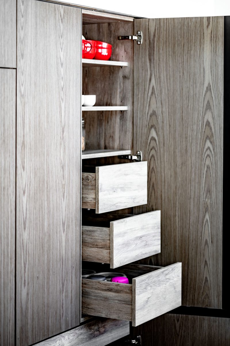 Pantry with pullout drawers and shelves