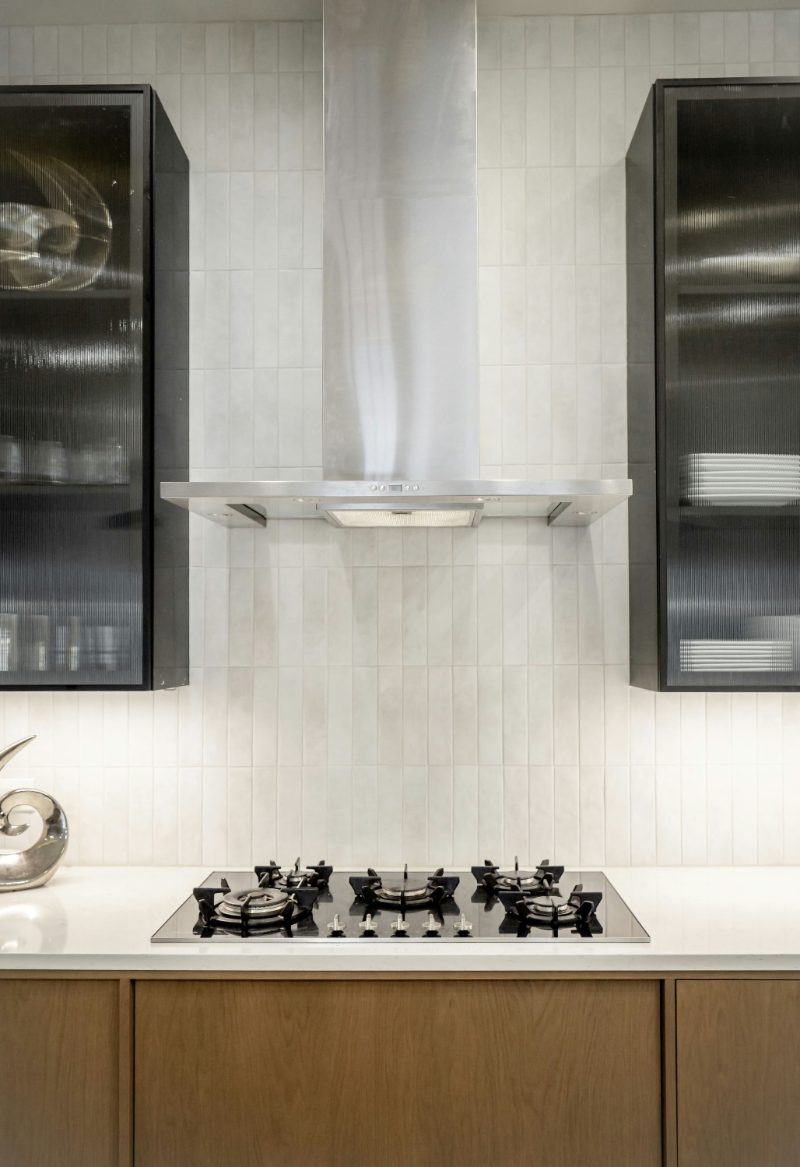 Range hood and cooktop