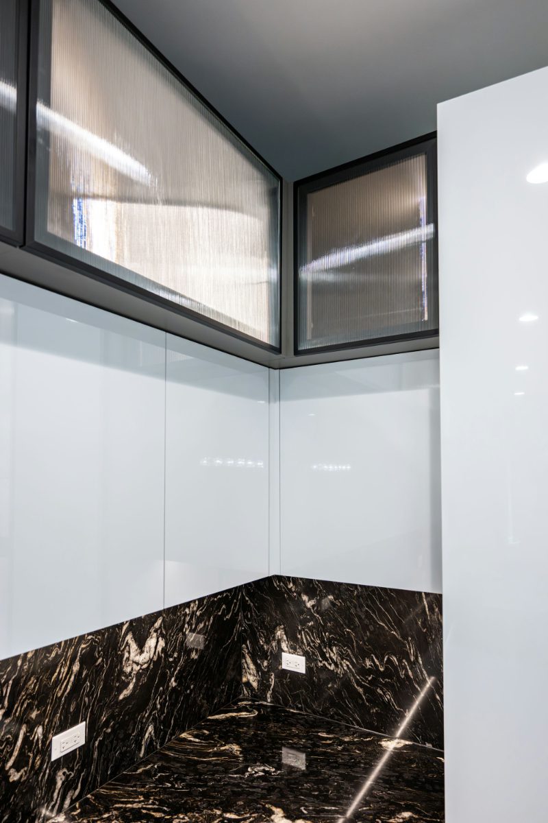 Upper cabinets with built-in LEDlighting