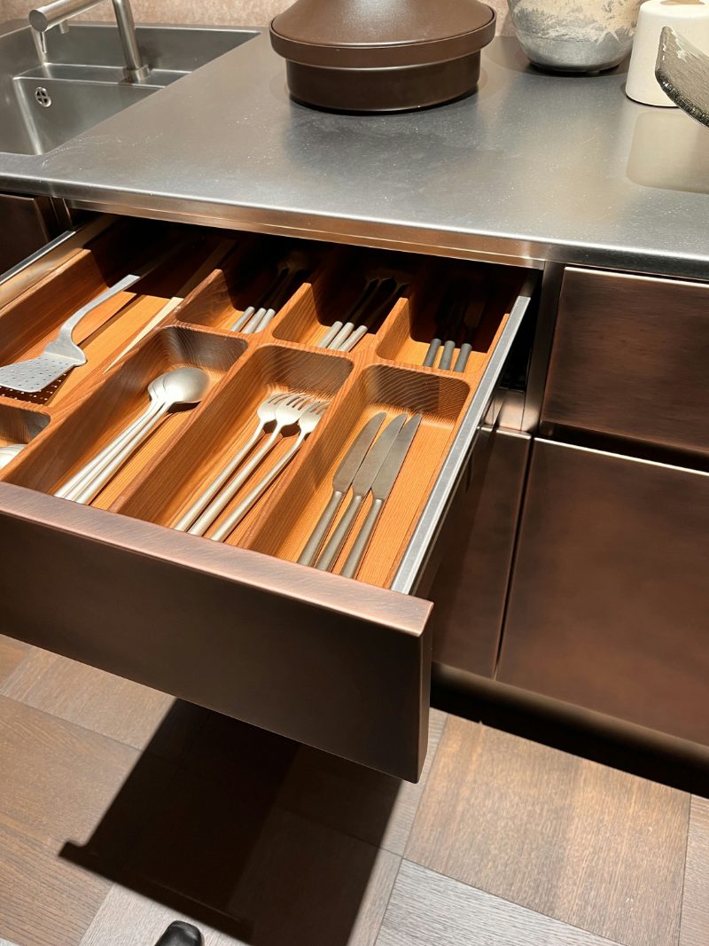 Cutlery tray 