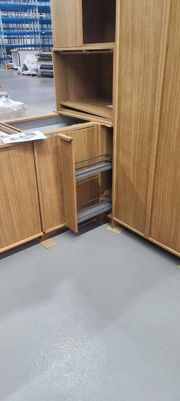 Pull-out spice rack
