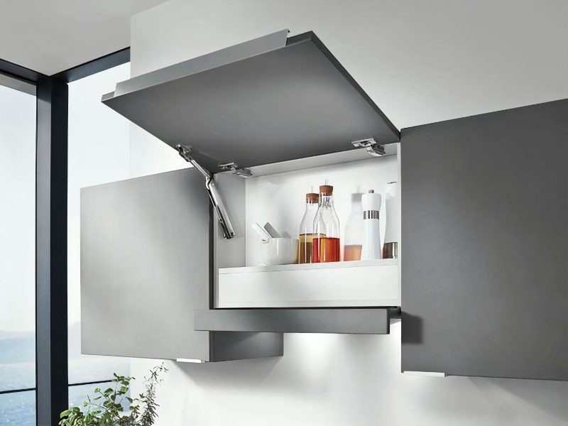 Single-door lift up