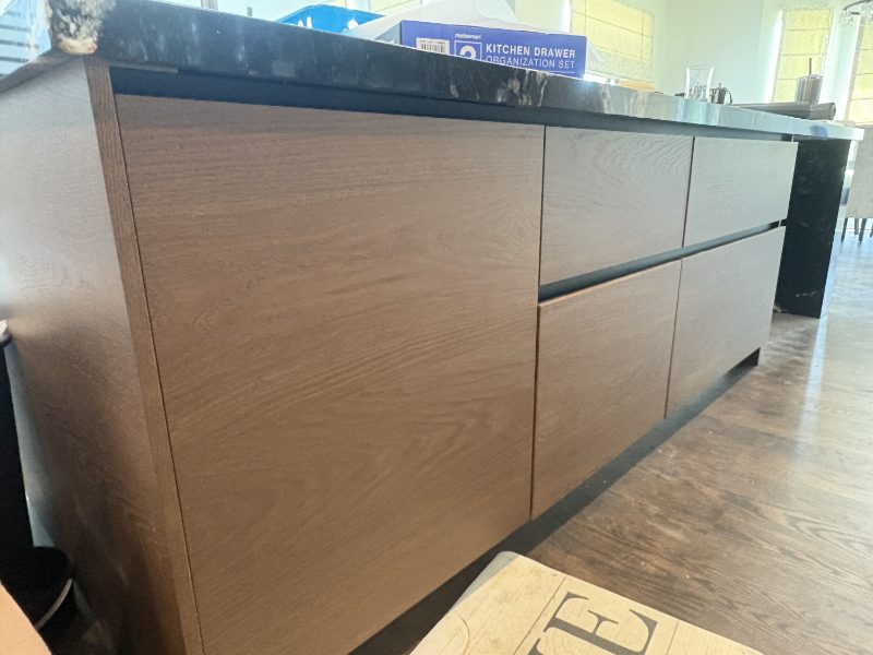 Cabinets with Gola profile
