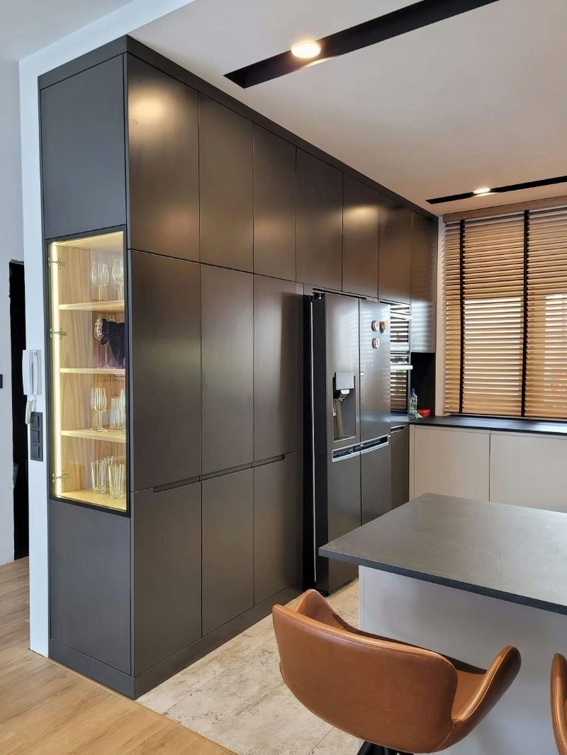 Counter-depth refrigerator