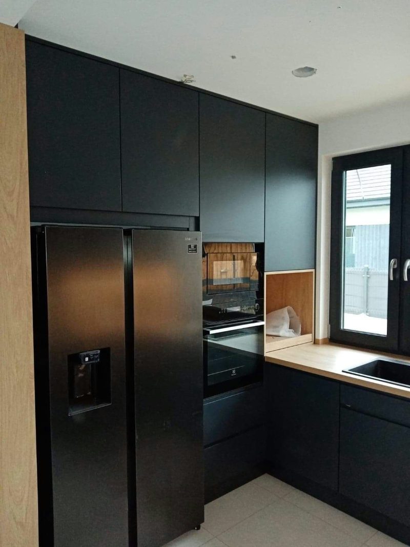 Counter-depth refrigerator