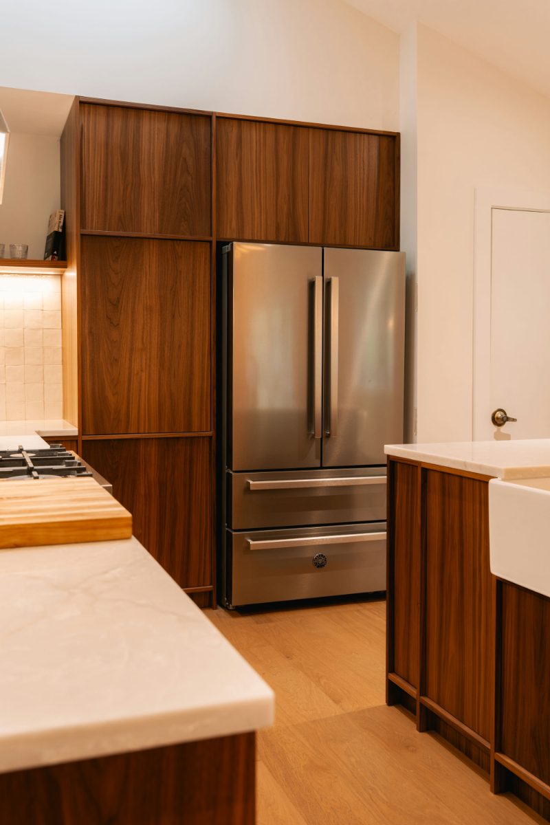 Freestanding refrigerator