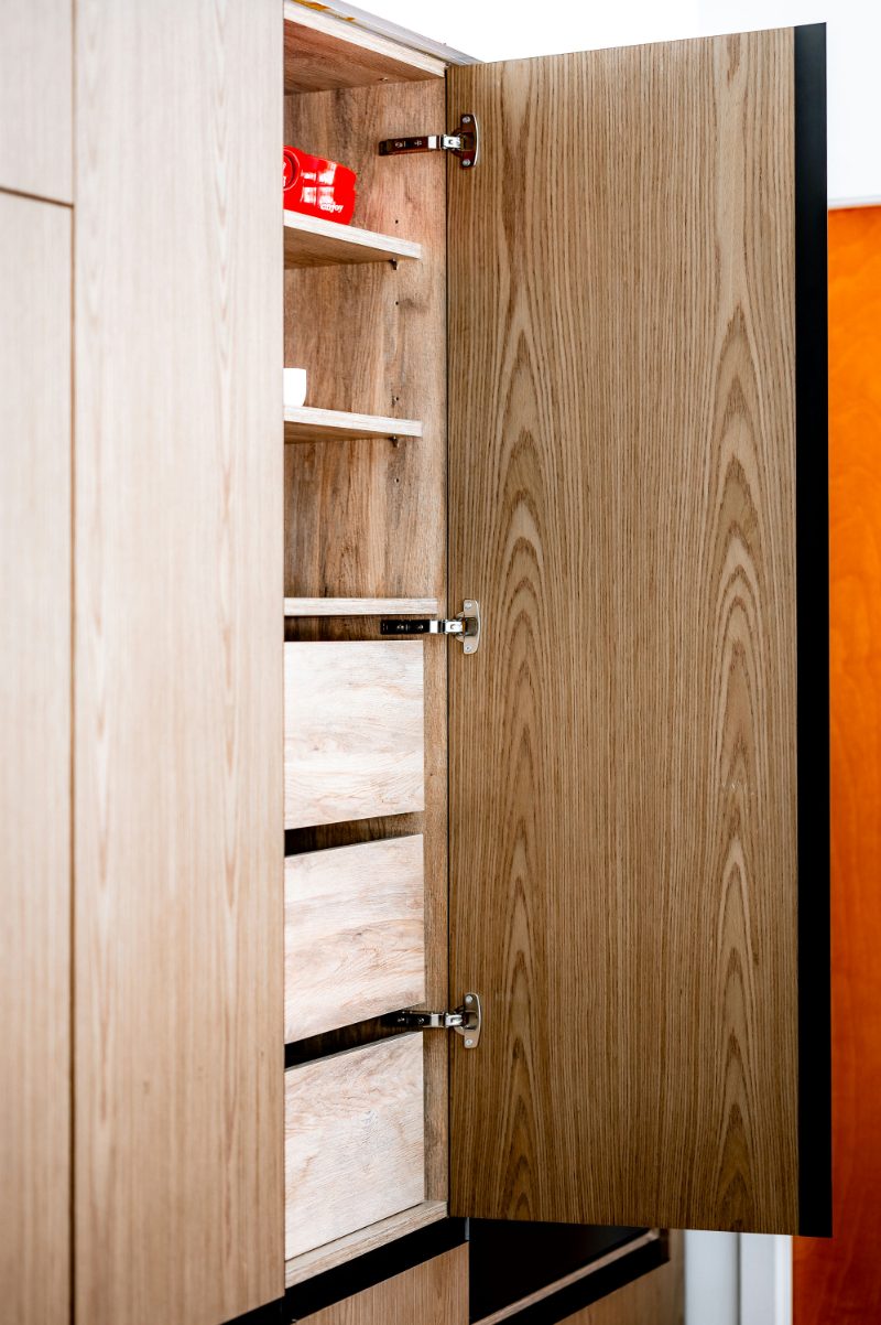 Pantry with pullout drawers and shelves