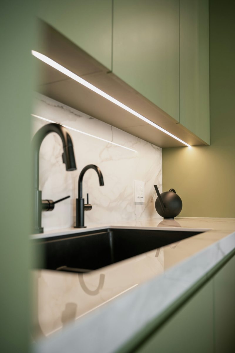 Under cabinet lighting
