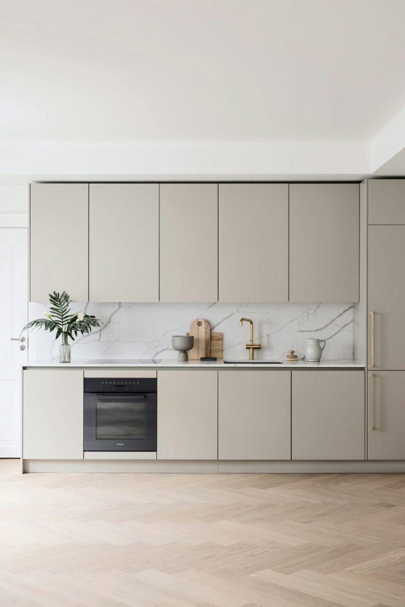 Beige slab kitchen