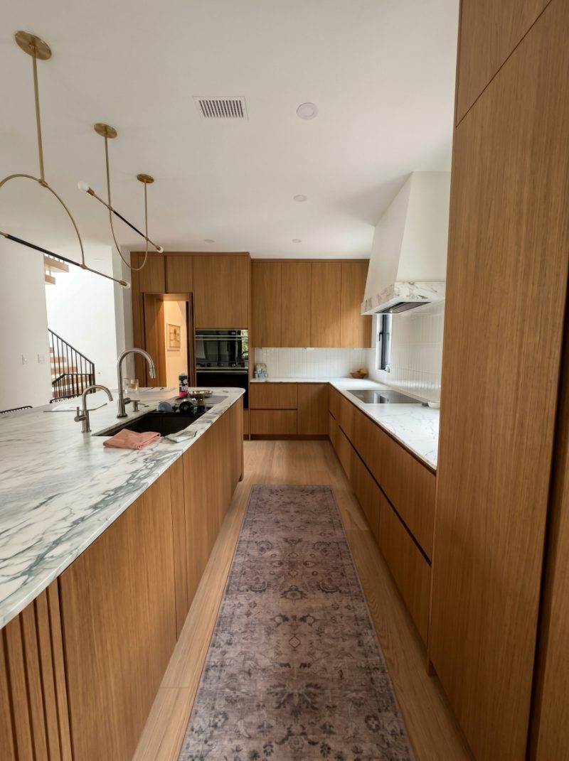 Warm oak Scandinavian kitchen